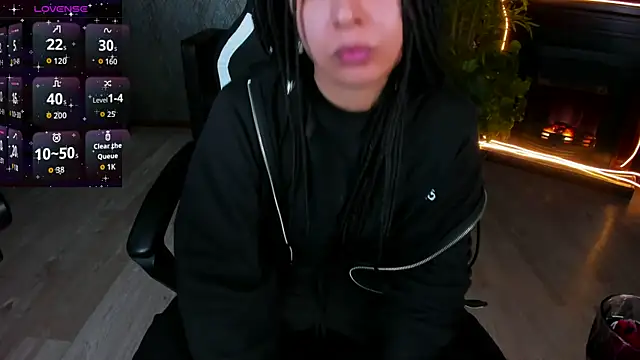 Aisha Goldstein online show from April 3, 8:34 am