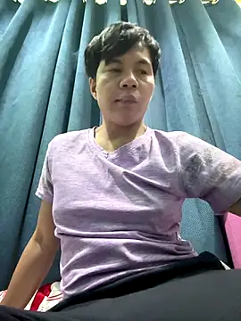 trishacummerts online show from October 18, 9:05 pm