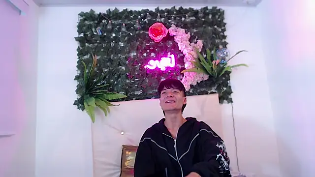 ANDRES ANTONIO online show from November 2, 4:05 am