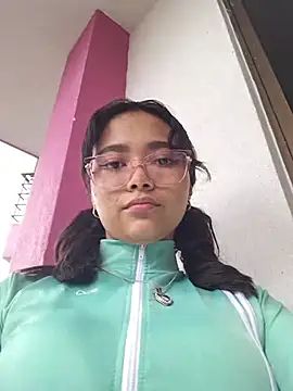 Mariana-Torres online show from December 13, 8:37 pm