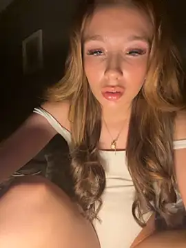 PoppyBabeMae online show from November 4, 12:48 am