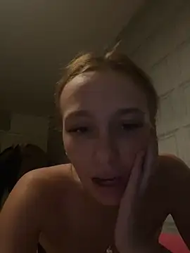 PoppyBabeMae online show from October 24, 7:32 pm