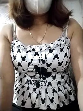 Snapshot of YiyinLy chatting on October 14, 2:30 pm YiyinLy online show from October 14, 2:30 pm