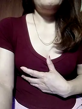 YiyinLy online show from April 12, 10:12 pm