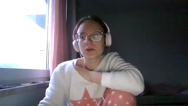 LuckySLove online show from May 31, 7:04 pm