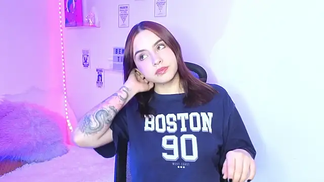 Emily Lindey online show from March 4, 2:18 am