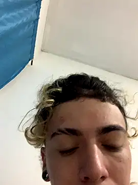 lily and wan online show from November 19, 4:56 am