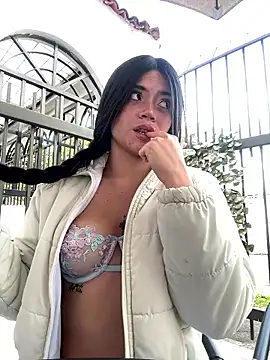 PamelaJonsom  online show from January 13, 12:42 pm