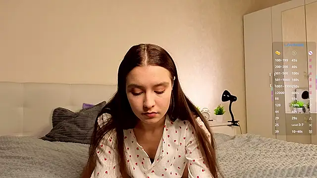 La L U N E online show from October 29, 4:31 pm