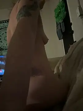 Badwolffxo online show from February 18, 3:05 am