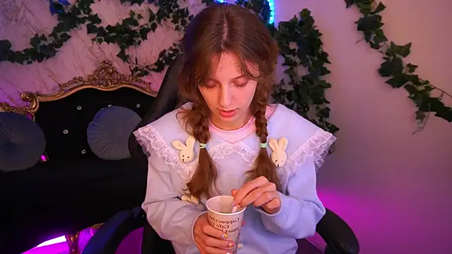 CuteeFoxy online show from November 28, 2:53 pm