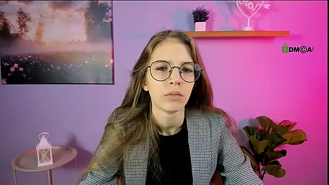 lulu fly  online show from November 10, 7:42 pm