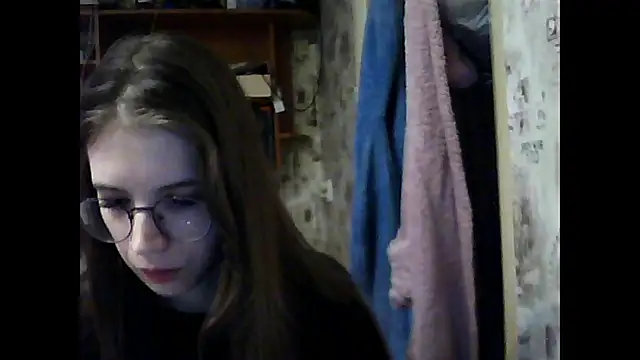 lulu fly  online show from December 17, 8:29 am