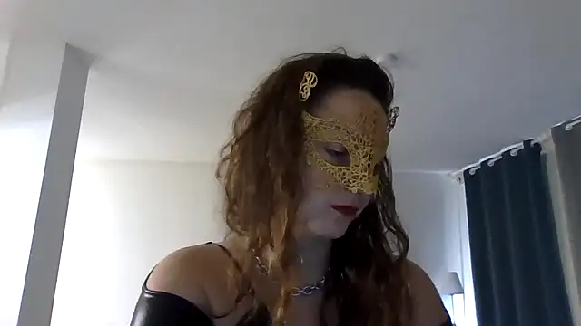 Snapshot of Madameleawhite chatting on October 31, 3:16 pm Madameleawhite online show from October 31, 3:16 pm