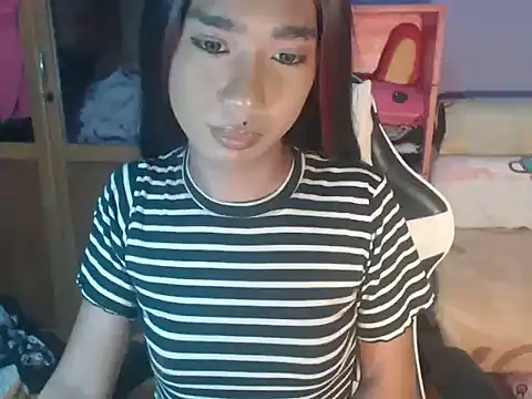 Yourasianbabyemma online show from June 3, 4:34 pm