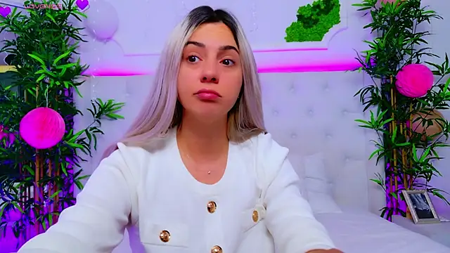 Snapshot of AriannaSins chatting on September 19, 12:26 pm AriannaSins online show from September 19, 12:26 pm