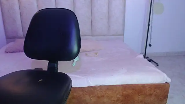 antonella rosecs online show from February 3, 4:10 am