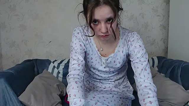 evaa here  online show from January 16, 12:45 pm