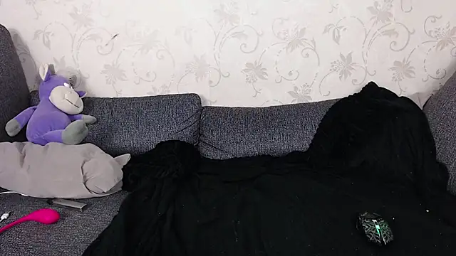 evaa here  online show from April 15, 9:10 am