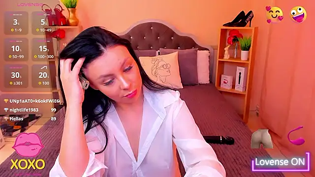 ChloeBrut online show from February 5, 7:00 am