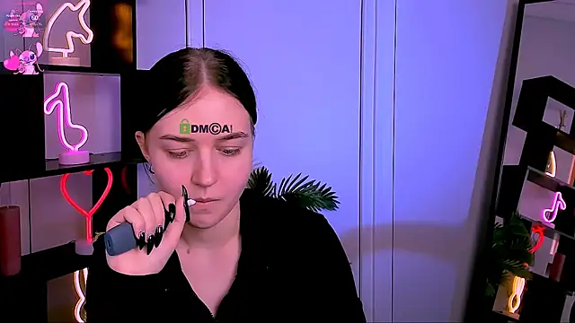 miki ti online show from October 27, 1:28 pm