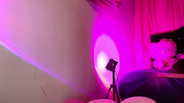 Lunaira Deep online show from August 1, 12:34 am