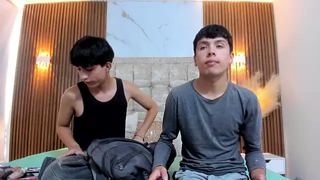 hoot booys  online show from October 25, 8:05 pm