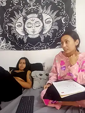 emily n abby online show from March 18, 3:06 pm