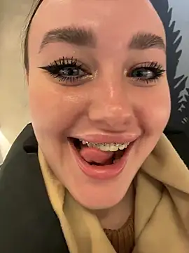 KiraSunshine online show from December 4, 4:26 am