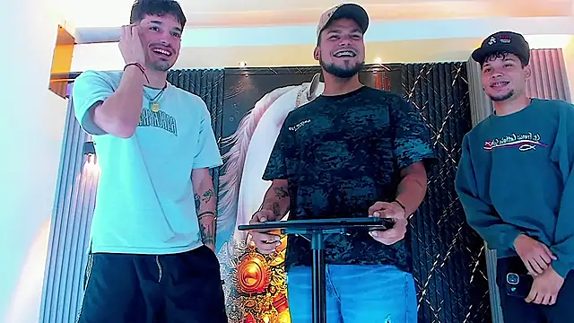 handsome boys22 online show from October 26, 12:44 pm