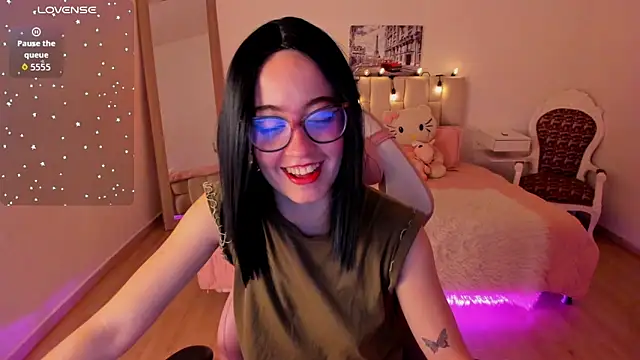 Amaraa couper1 online show from November 20, 3:51 am