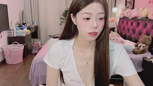 Onecutelittle online show from May 16, 6:27 am