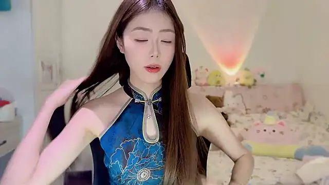 Onecutelittle online show from November 27, 6:38 am