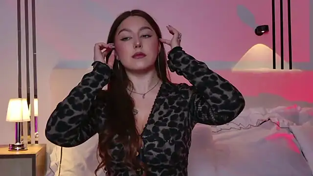  Tessa May  online show from November 30, 12:15 am