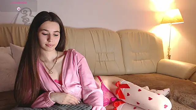 Bella Rosee4u online show from June 16, 7:59 pm