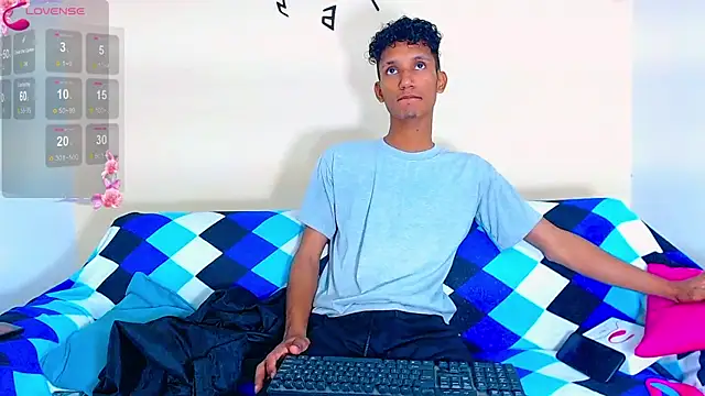 dabryan8 online show from December 16, 11:16 am