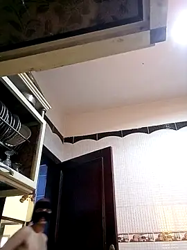 SandyAmr online show from March 8, 8:18 am