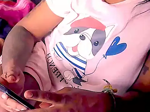 Snapshot of Indianqueen5 chatting on November 1, 11:25 am Indianqueen5 online show from November 1, 11:25 am