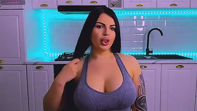 RheaLynn online show from March 25, 9:28 pm