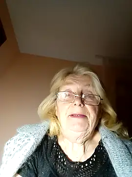 AmyLove353 online show from November 9, 9:11 pm