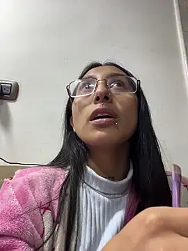 Violeet-Smith online show from November 2, 10:46 pm