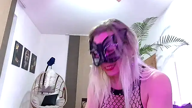 couple mistery online show from March 18, 9:20 pm