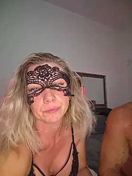 couple mistery online show from August 3, 9:20 pm