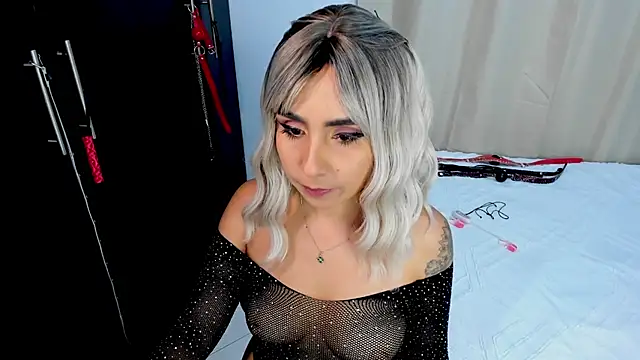 Emilyvalk  online show from February 16, 8:20 pm