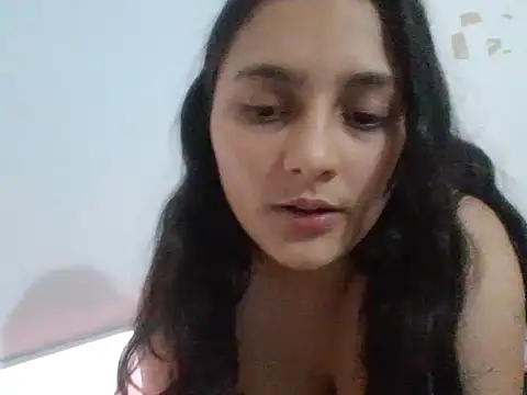 Layla Latina online show from October 23, 6:25 pm