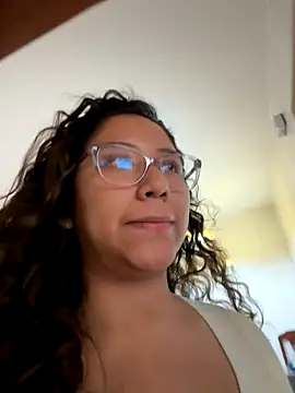 Kmiii21 online show from October 26, 9:43 pm