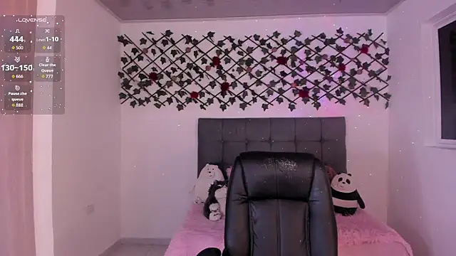 Karly Closson online show from December 3, 3:20 am