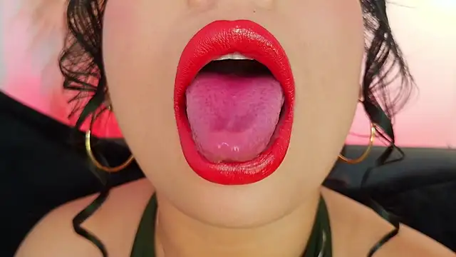 mia roux1 online show from April 3, 9:24 pm