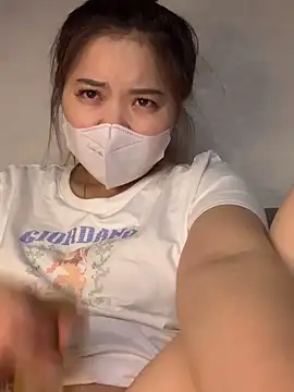 helo-kitty online show from April 26, 3:21 pm