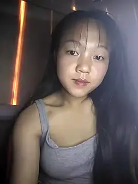 Quynhsumon online show from December 22, 6:49 am